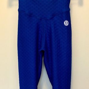 DTinas Scrunch Butt Crop Leggings